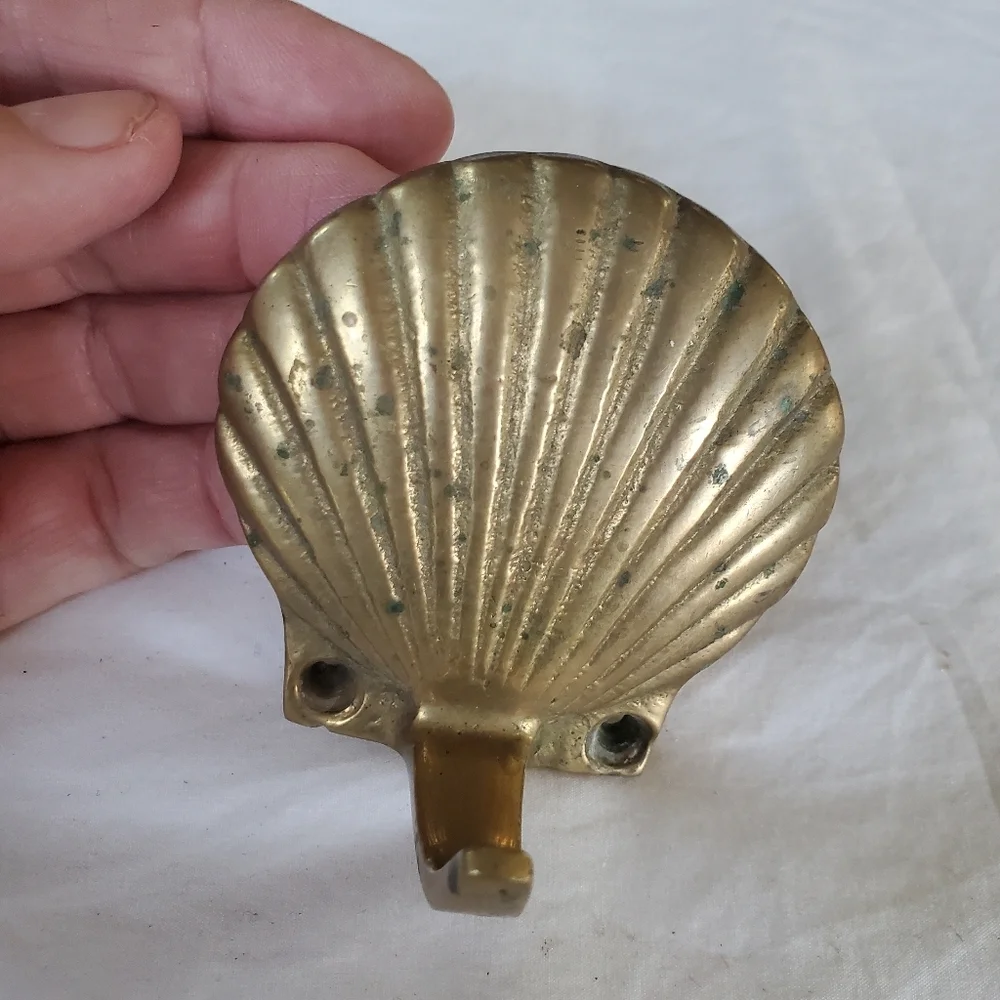 Vintage Brass Scallop Seashell Wall Hook